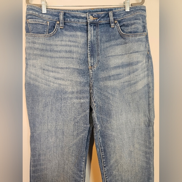 Chico's Women's Size 14R High Rise Straight Leg Crop Jeans Denim - Picture 2 of 9